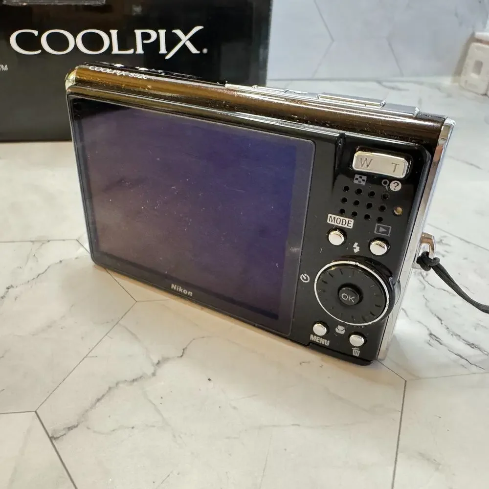 Nikon Coolpix S52C 9MP Digital Camera Complete in Box Charger Case Cords in EUC